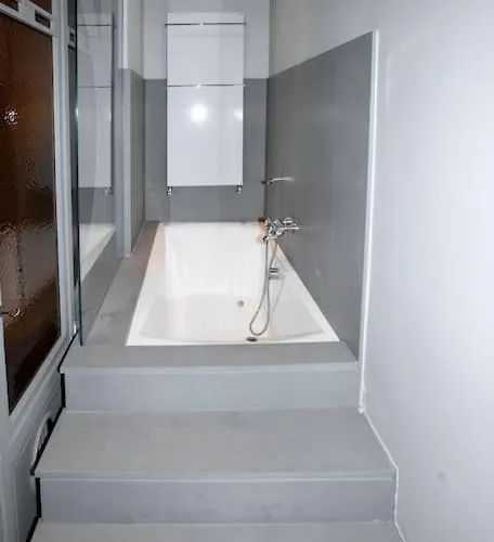 Apartment Charme And Relax In Downtown